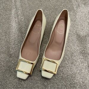 Roger Vivier Decollete Trompette 45 patent-leather pumps